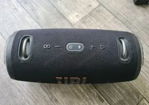 Verkaufe 2 JBL Box in schwarz und blau 