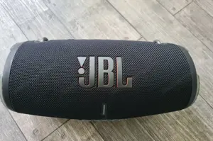 Verkaufe 2 JBL Box in schwarz und blau  Bild 2