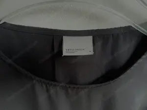 Feines schwarzes kurzarm Ober von Vero Moda Bild 2