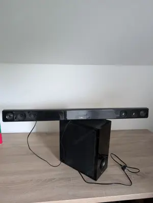LG Soundbar inkl. Subwoofer zu verkaufen.