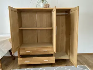 Schrank in Eiche Massivholz Bild 2