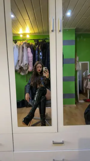Herrin sucht dich Sklave, diene der Lady Bild 2