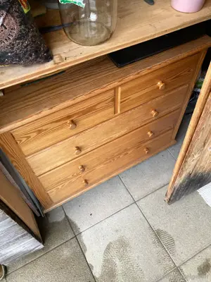 Kommode aus Holz