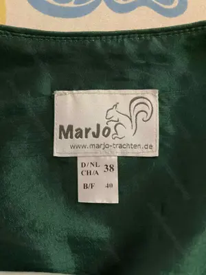 Schönes Dirndl Bild 5