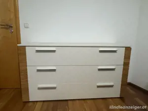 Kleiderschrank & Kommode Bild 3