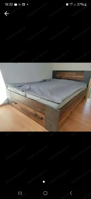 Bett mut Latenrost und Matratze 