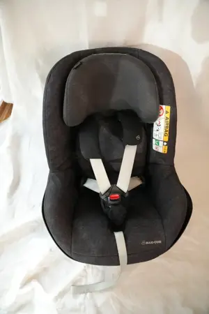Maxi-Cosi Family Set (Babyschale, Kindersitz und Basisstation) Bild 2
