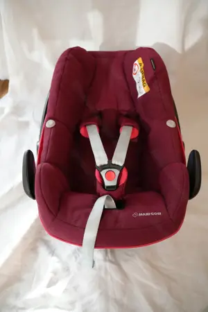 Maxi-Cosi Family Set (Babyschale, Kindersitz und Basisstation) Bild 7
