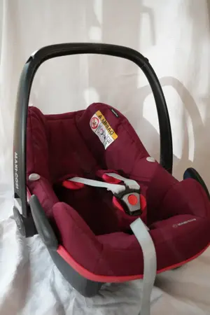Maxi-Cosi Family Set (Babyschale, Kindersitz und Basisstation) Bild 6