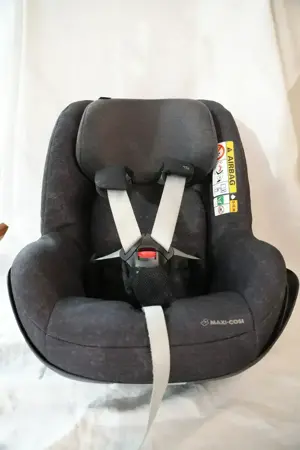 Maxi-Cosi Family Set (Babyschale, Kindersitz und Basisstation) Bild 4