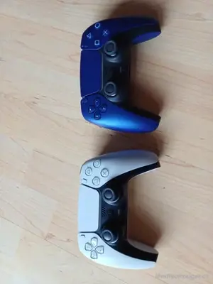 PS5 spielkonsole mit OVP + kopförer + 2 controller und 3 videospiel.  Bild 3