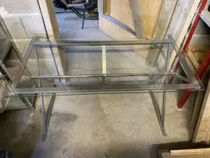 Bürotisch aus Glas Breite 1,18   Tiefe 0,60   Höhe 0,74