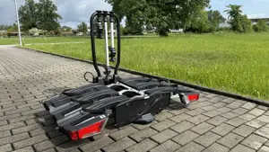 Thule Easy Fold XT 3 Fahrrad Heckträger für Anhängerkupplung E-Bike tauglich für maximal 3 Fahrräder