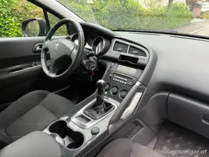 Peugeot 3008 1.6 VTI Bild 9