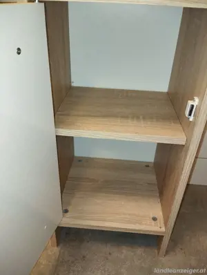 Badezimmerschrank  Bild 2