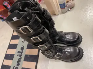 Schuhe zu verkaufen. Alt Emo 39EU
