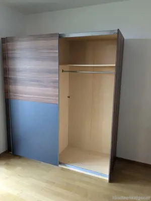 Kleiderschrank Nussbaum Dekor Bild 3