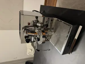 Vibiemme Siebträgermaschine und Eureka Mühle Bild 2
