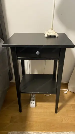 2x Nachtkästchen 
