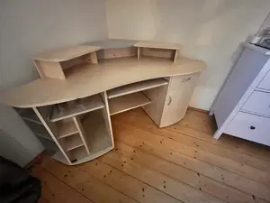 Eckschreibtisch