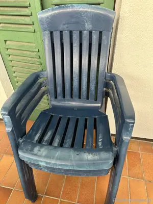 3 Gartenstühle zu verschenken