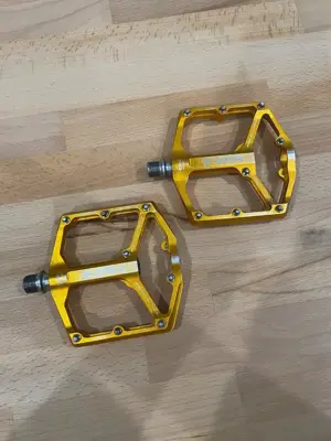 MTB Flat Pedale   Orange   Gebraucht, voll funktionsfähig