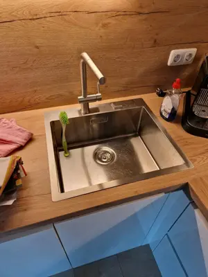 Traumhafte Winkel-Küche von nobilia, glanzweiß mit Geräten Bild 9