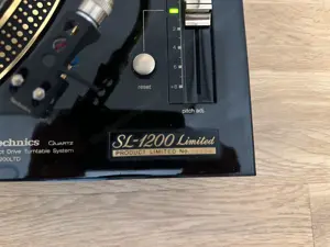 Technics SL-1200 Ltd Limited Gold Plattenspieler