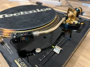 Technics SL-1200 Ltd Limited Gold Plattenspieler Bild 6
