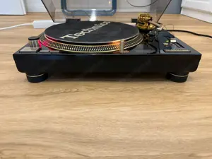 Technics SL-1200 Ltd Limited Gold Plattenspieler Bild 2