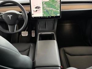 Tesla Model Y Bild 2