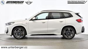 BMW X1 xDrive25e M Sportpaket // Anhängerkupplung // Head-Up // Komfortzugang Bild 3