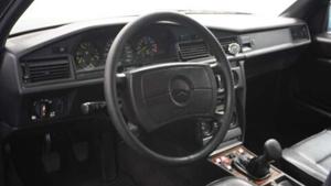 Mercedes-Benz 190 Bild 15