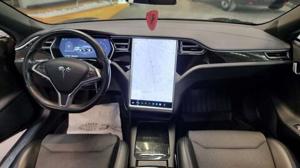 Tesla Model S Bild 18