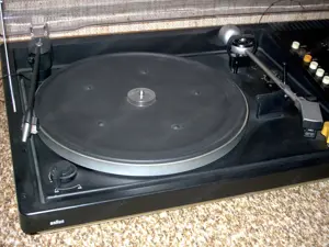 Braun Hifianlage Audio 308, schwarz, bekannt als " Schneewittchensarg ", Desig by Dieter Rams Bild 2