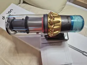 Dyson V15 Detect absolute stielsauger OVP  , gut  Akku  , 660 Watt  Bild 3