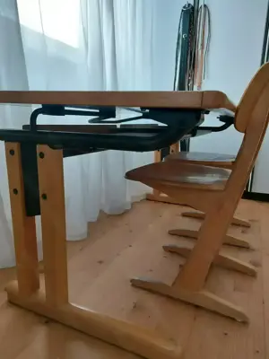 Alte Schulbank abzugeben