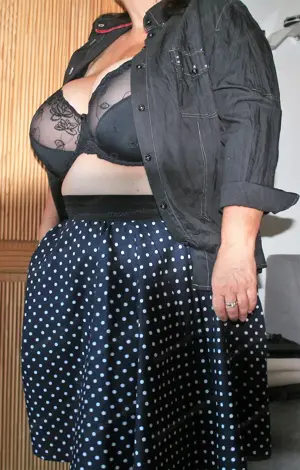Brave Hausfrau verkauft Bilder 