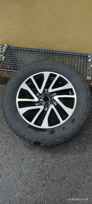 Alufelgen mit Reifen für Nissan Navara NP300