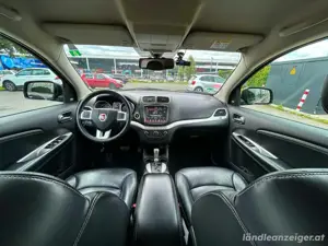 Gepflegtes Allradfahrzeug für Fiat- Freemont Lounge mit Top-Ausstattung   VHB  Bild 4