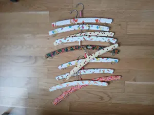 Kleiderbügel zu verschenken Bild 5