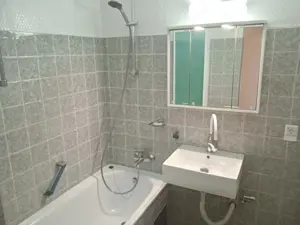 hofseitige 3 Zimmer-Wohnung in zentraler Lage nahe U1 Bild 6