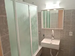 hofseitige 3 Zimmer-Wohnung in zentraler Lage nahe U1 Bild 7