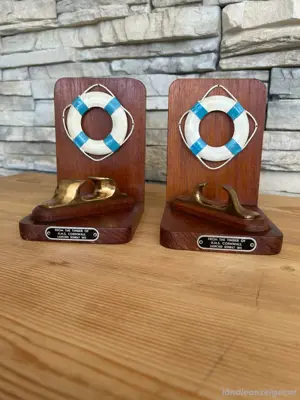 Vintage Buchstützen aus Holz - Cornwall