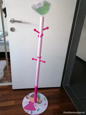 Kleiderständer Mädchen 