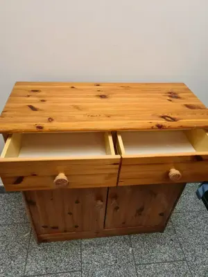 Kommode Echtholz mit Rattanknöpfen Bild 2