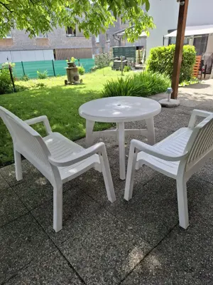 Gartentisch mit 2 Stück Sitzbänken (für je 2-3Personen) Bild 2