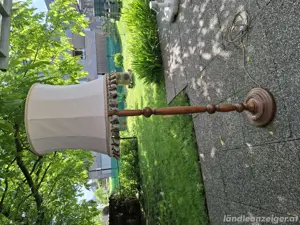 Stehlampe Vintage mit Eichenholzgestell 