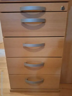 Untebauschrank für Bürotisch