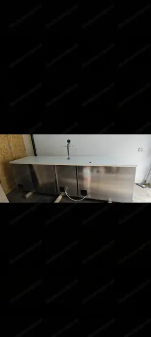 Bar mit Zapfhahn 